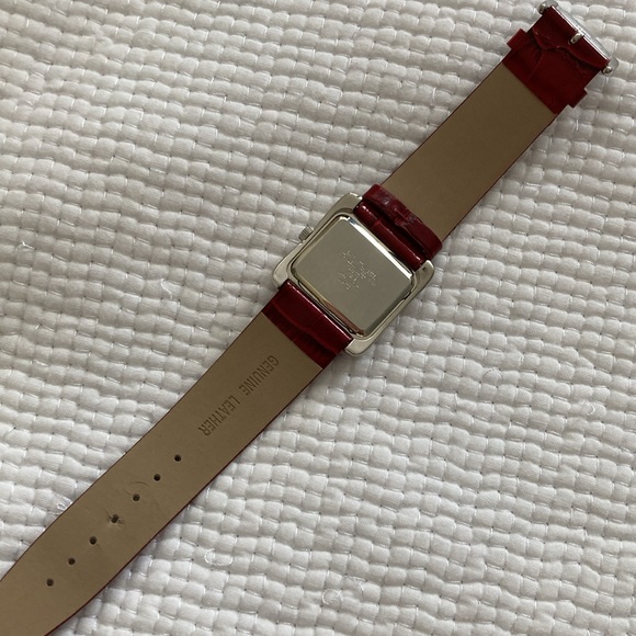 Anne Klein red leather watch new battery - Picture 5 of 7